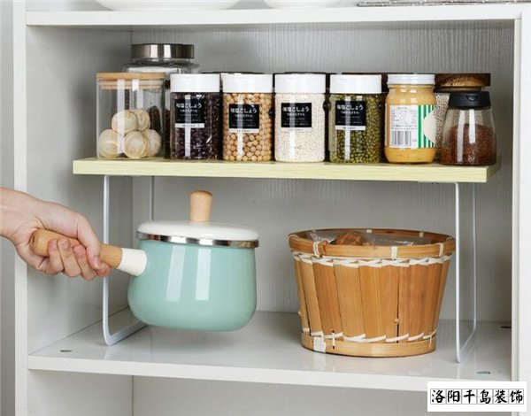 內置分層架，櫥柜更能裝